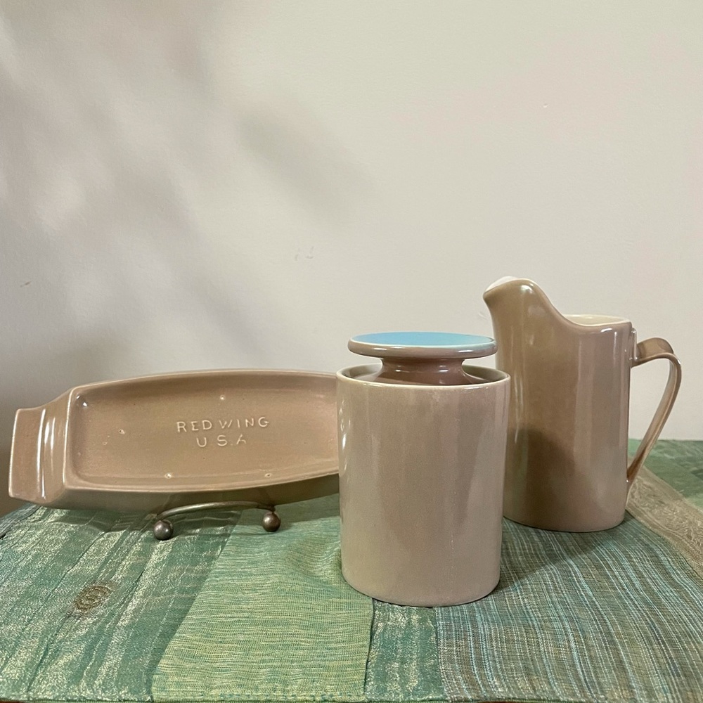 💜Redwing Vintage Pompeii Pottery Cream & Sugar; 13” Platter & 8” serving bowl.